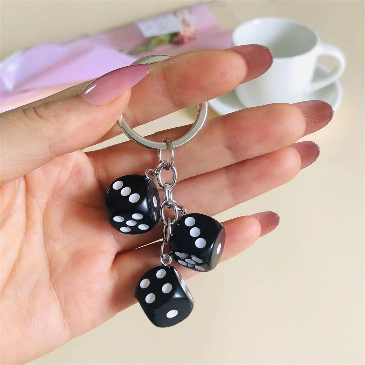 Simpatico portachiavi con dadi - Gaming Accessories Gifts For Men recensione e prezzo