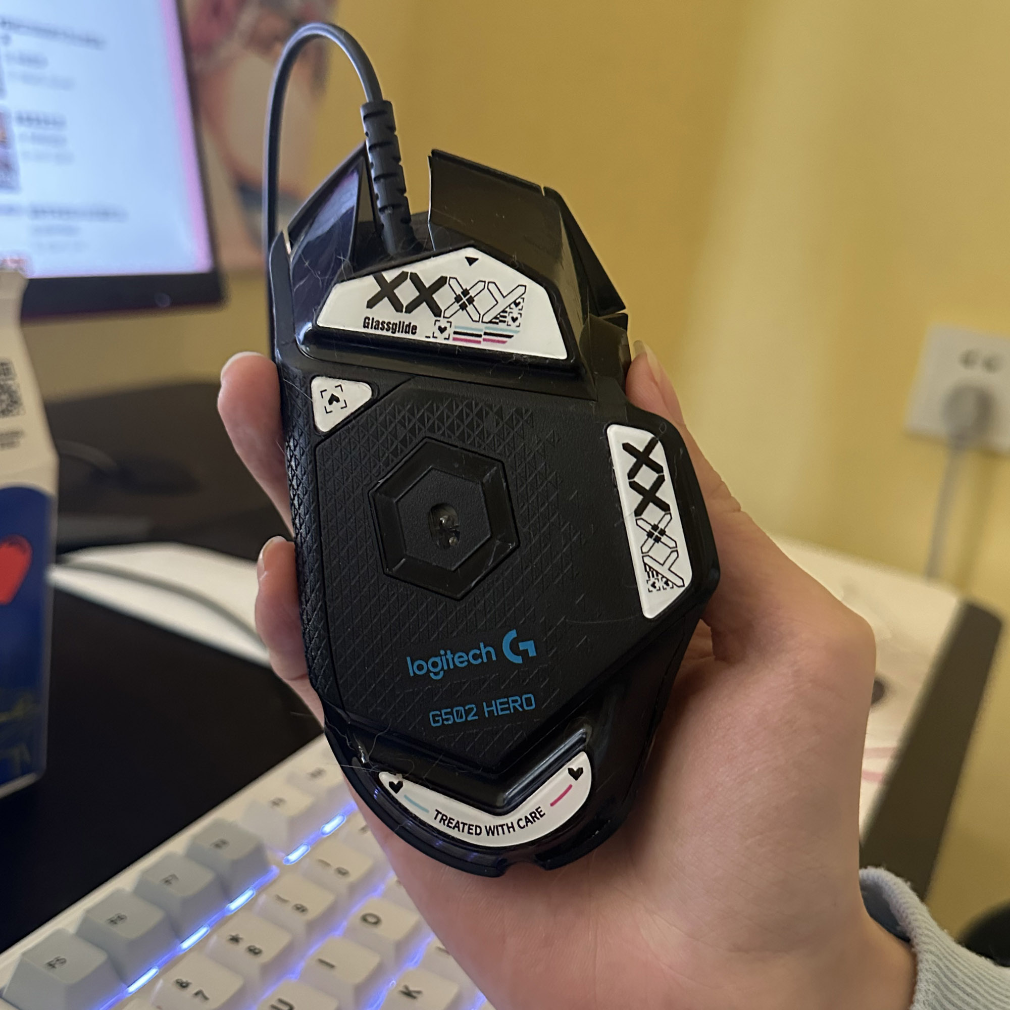 I piedini in vetro temperato s - Logitech Mouse G502 recensione e prezzo